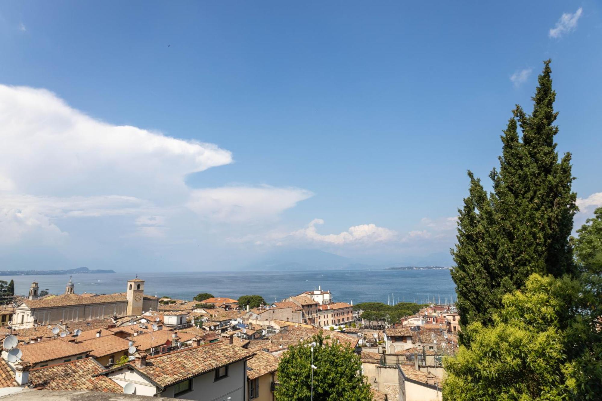 Haus Martina Daire Desenzano del Garda Dış mekan fotoğraf