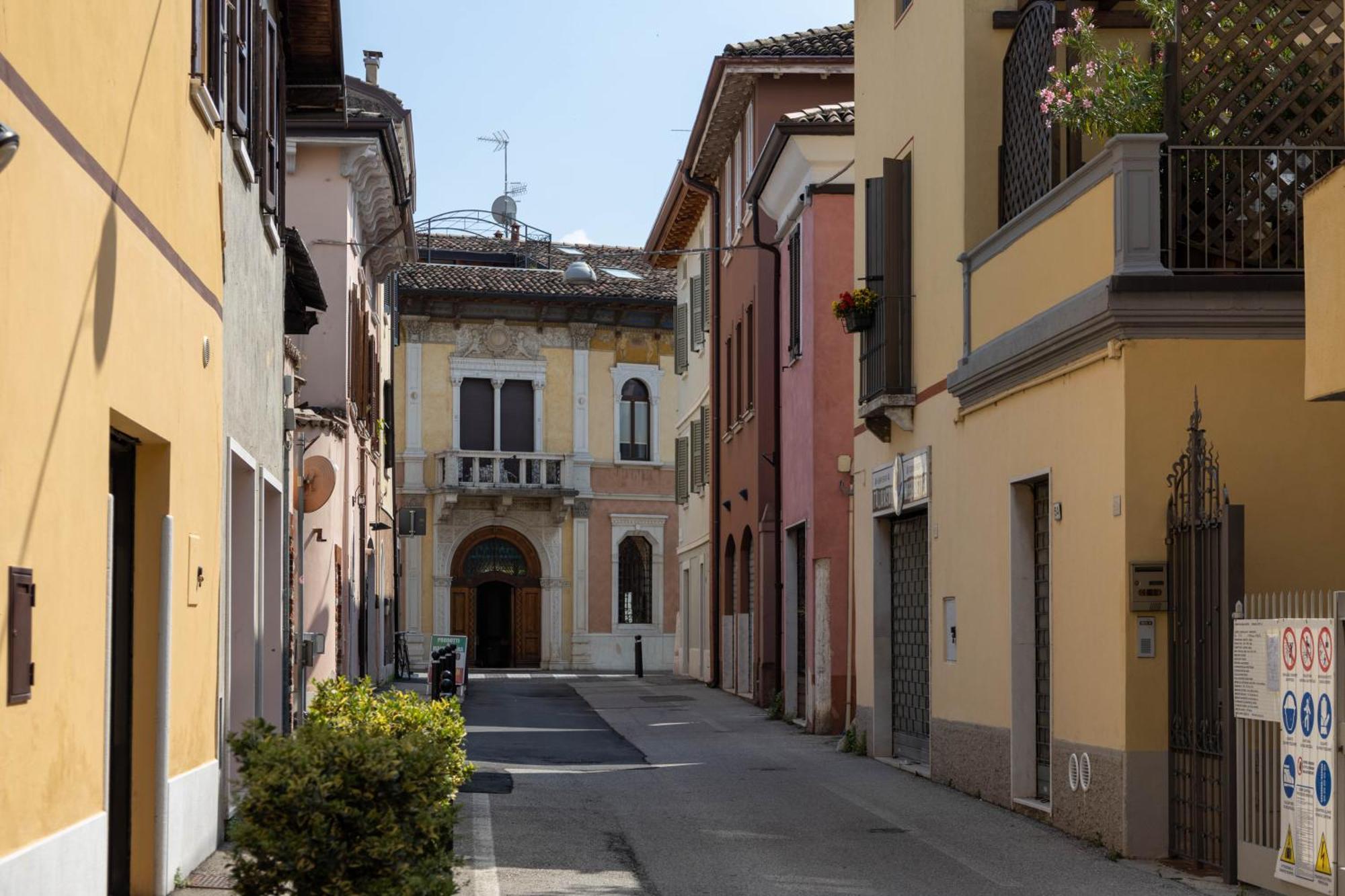 Haus Martina Daire Desenzano del Garda Dış mekan fotoğraf